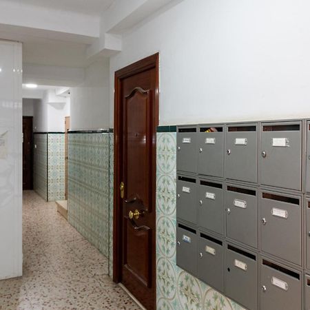 Piso Elegante Y Nuevo De 3 Habitaciones Y 2 Banos Seville Luaran gambar