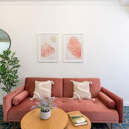 Piso Elegante Y Nuevo De 3 Habitaciones Y 2 Banos Seville Luaran gambar
