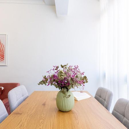 Piso Elegante Y Nuevo De 3 Habitaciones Y 2 Banos Seville Luaran gambar