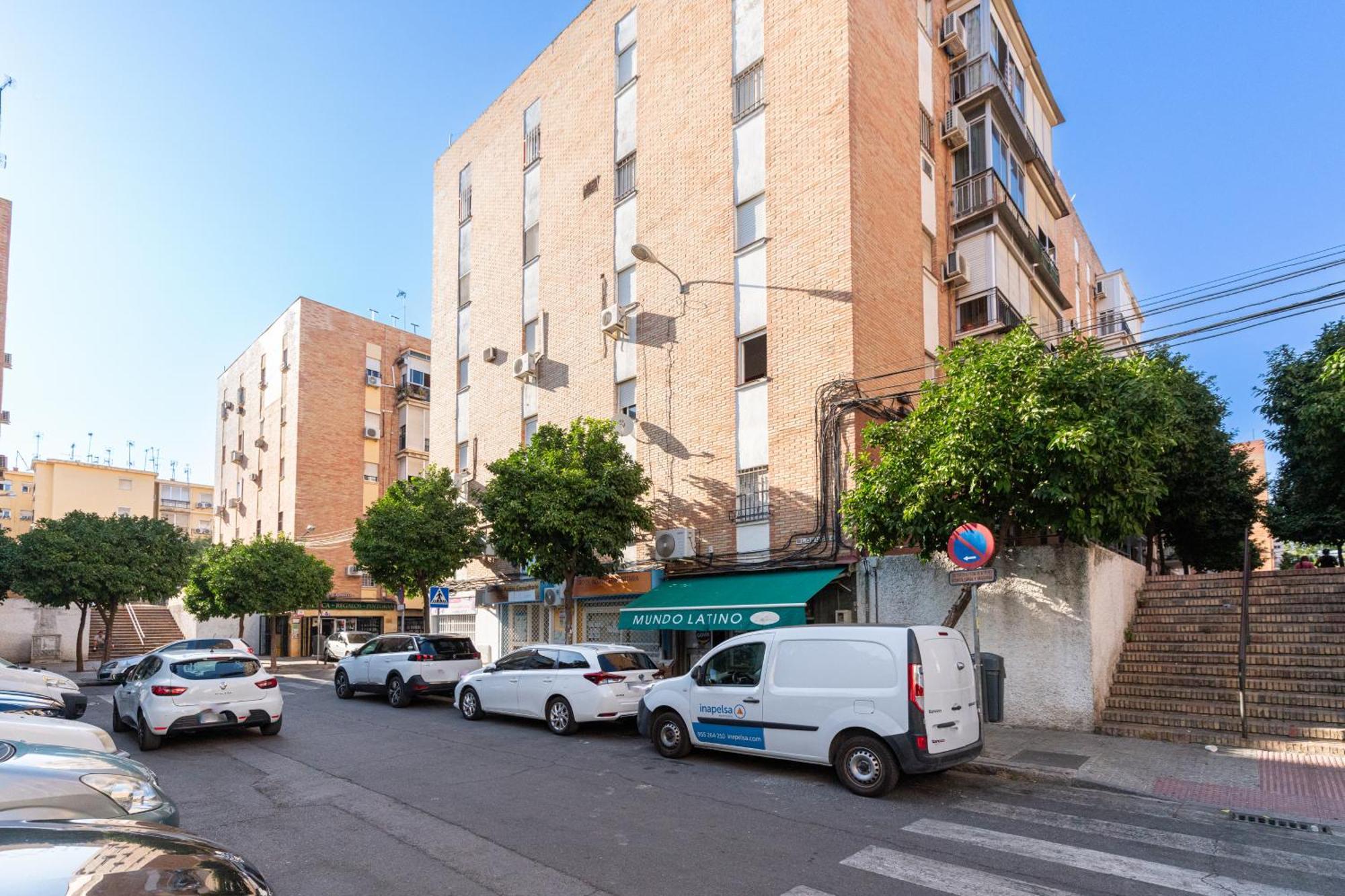 Piso Elegante Y Nuevo De 3 Habitaciones Y 2 Banos Seville Luaran gambar