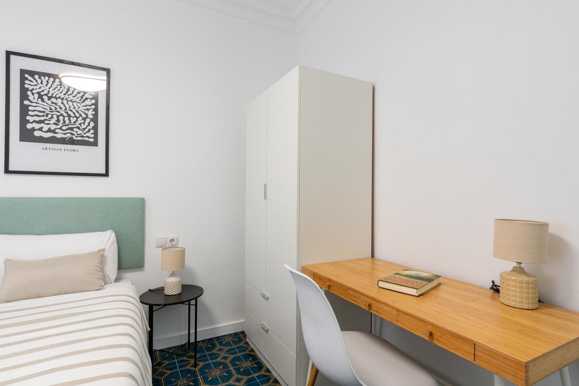 Piso Elegante Y Nuevo De 3 Habitaciones Y 2 Banos Seville Luaran gambar