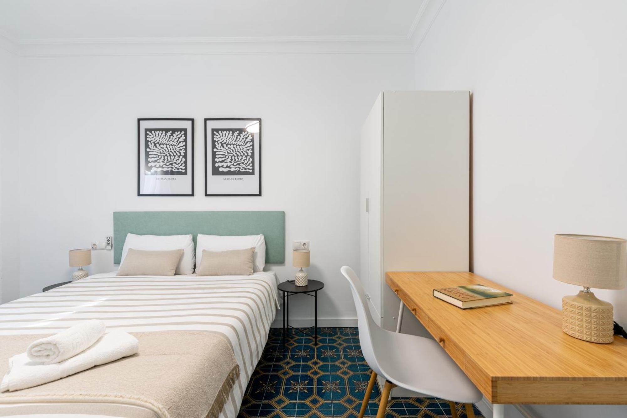 Piso Elegante Y Nuevo De 3 Habitaciones Y 2 Banos Seville Luaran gambar