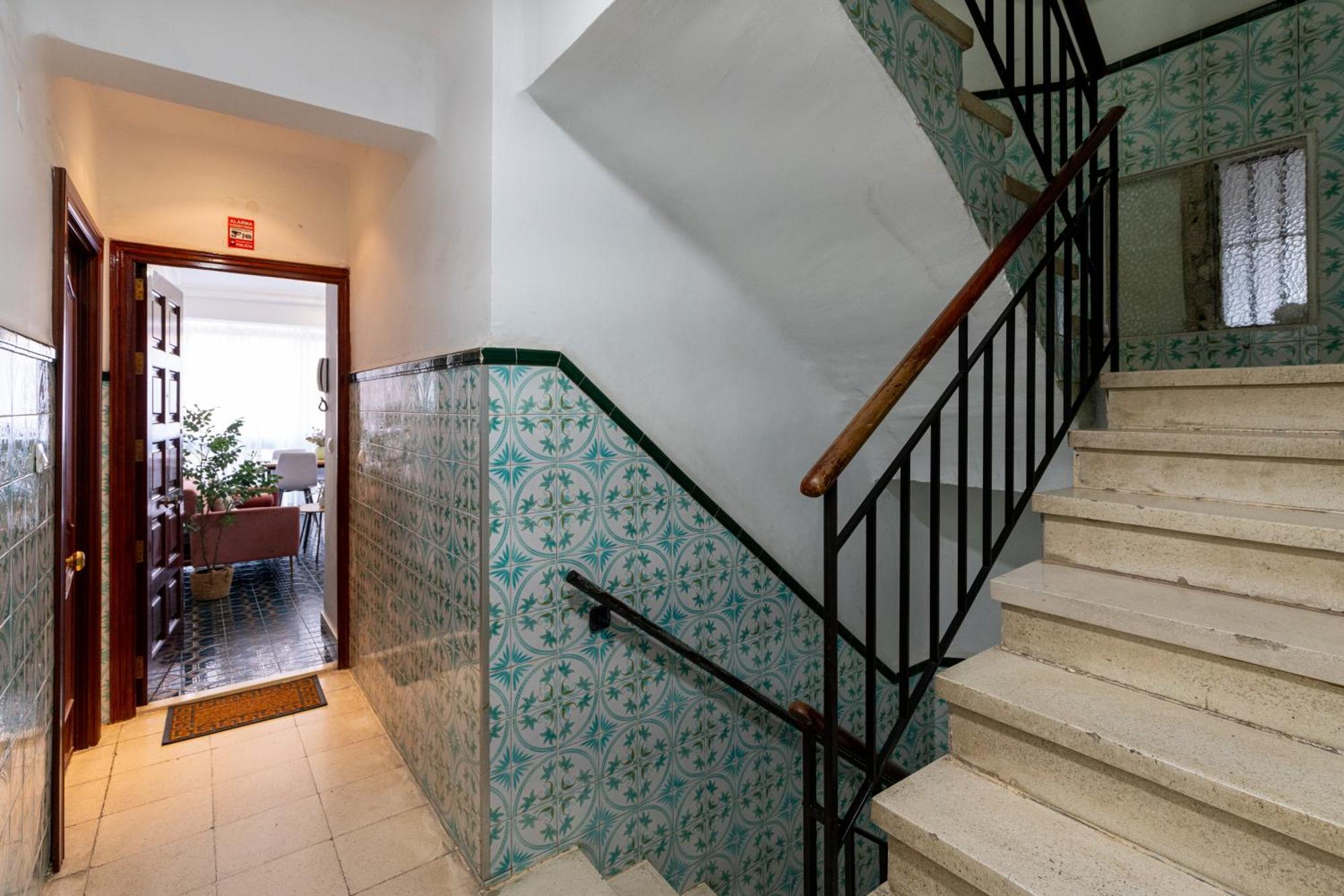 Piso Elegante Y Nuevo De 3 Habitaciones Y 2 Banos Seville Luaran gambar