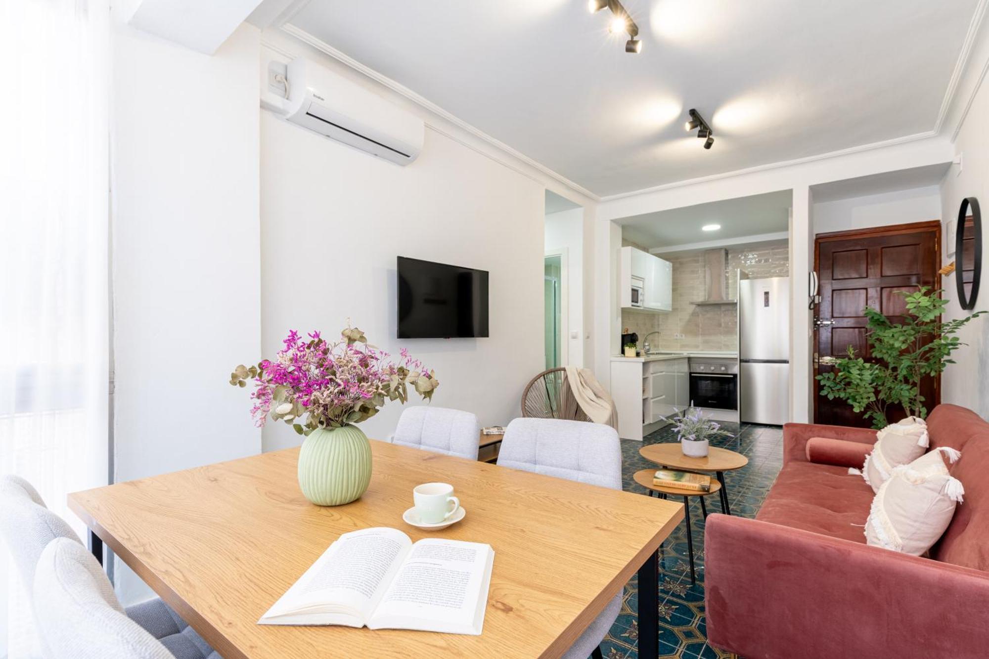 Piso Elegante Y Nuevo De 3 Habitaciones Y 2 Banos Seville Luaran gambar