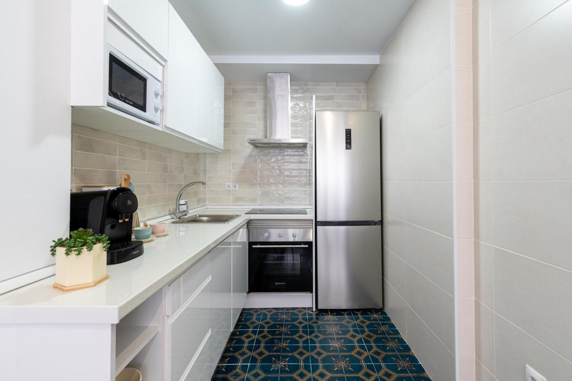 Piso Elegante Y Nuevo De 3 Habitaciones Y 2 Banos Seville Luaran gambar