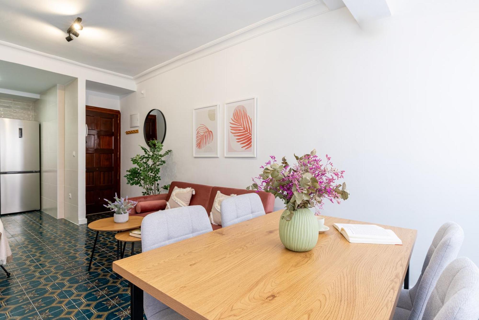 Piso Elegante Y Nuevo De 3 Habitaciones Y 2 Banos Seville Luaran gambar
