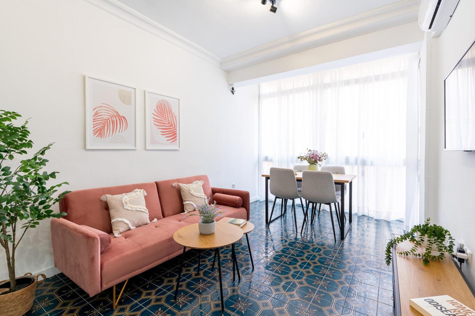 Piso Elegante Y Nuevo De 3 Habitaciones Y 2 Banos Seville Luaran gambar