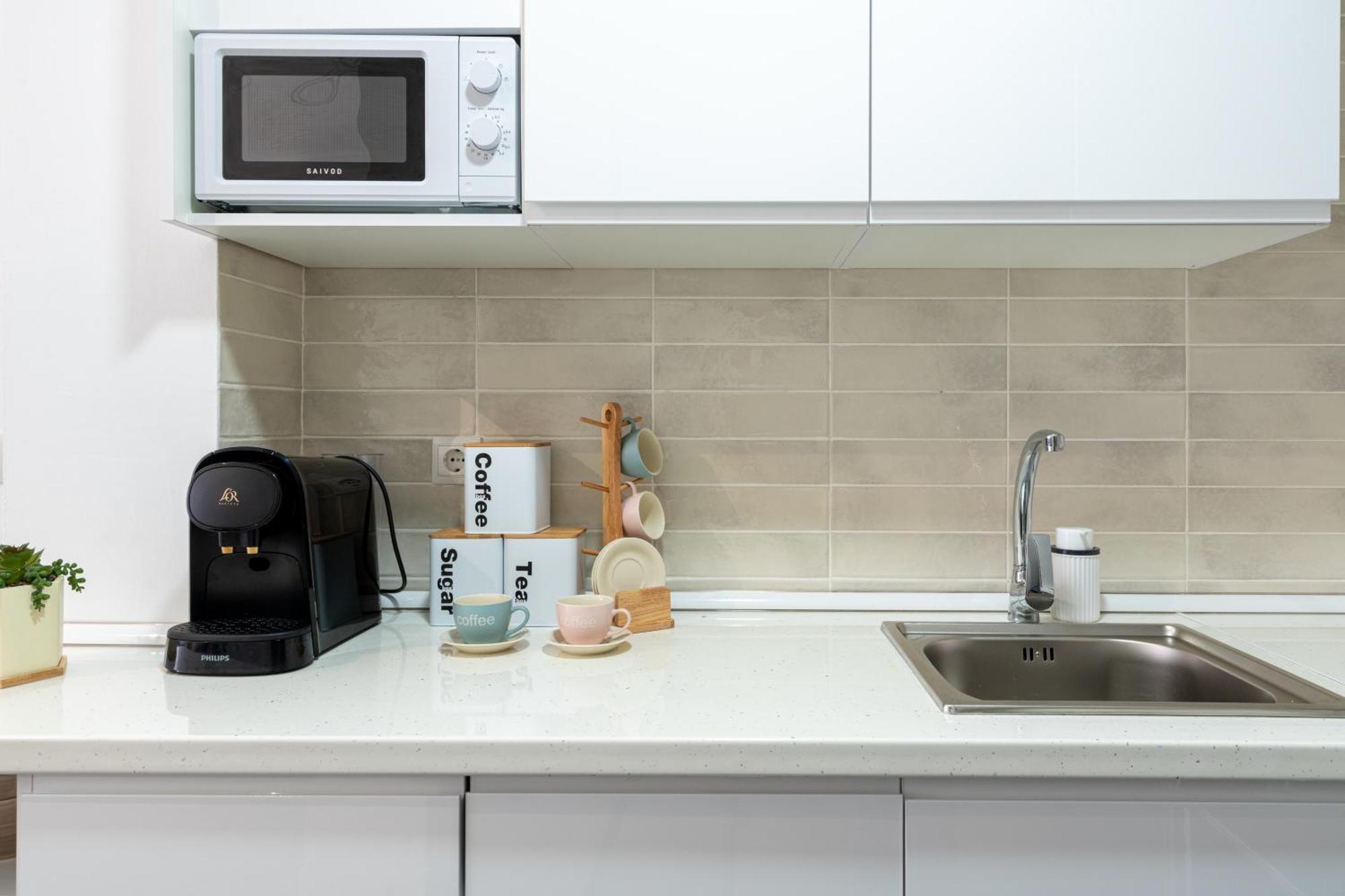 Piso Elegante Y Nuevo De 3 Habitaciones Y 2 Banos Seville Luaran gambar