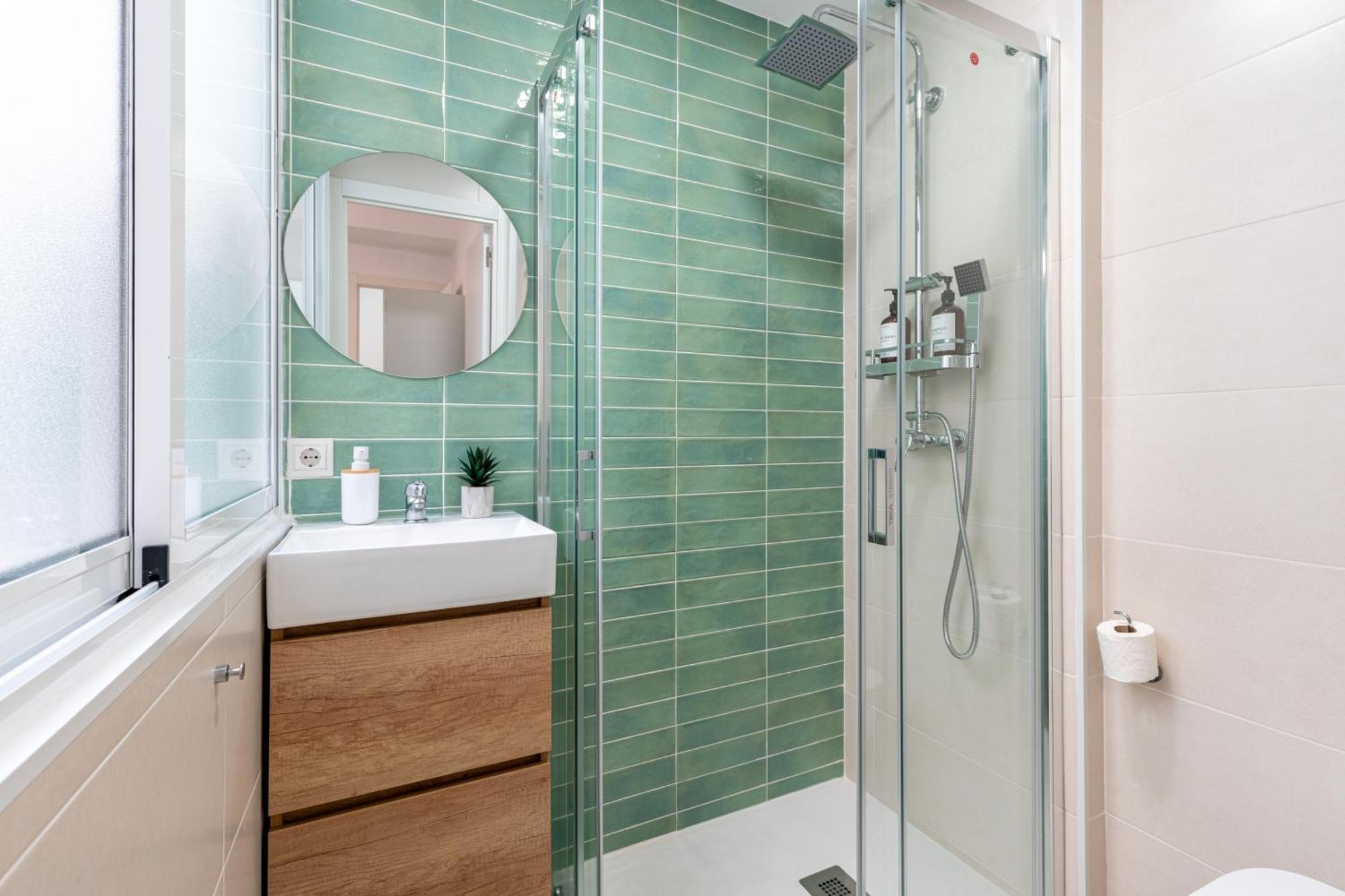 Piso Elegante Y Nuevo De 3 Habitaciones Y 2 Banos Seville Luaran gambar
