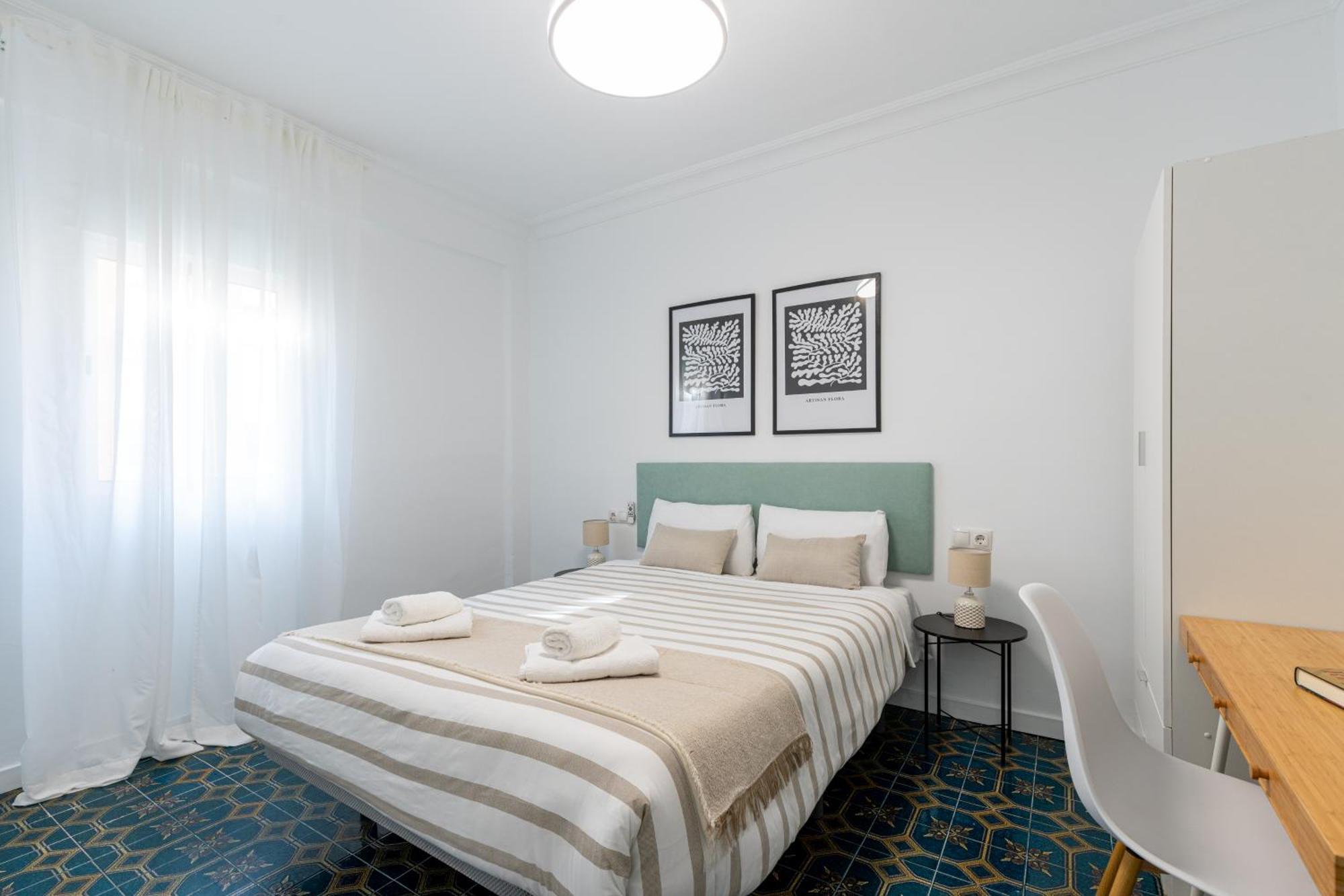 Piso Elegante Y Nuevo De 3 Habitaciones Y 2 Banos Seville Luaran gambar