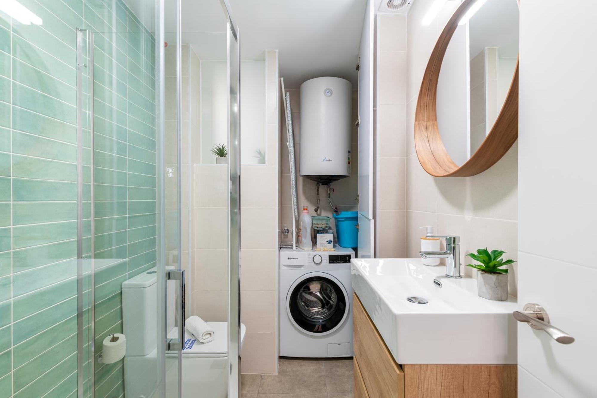 Piso Elegante Y Nuevo De 3 Habitaciones Y 2 Banos Seville Luaran gambar