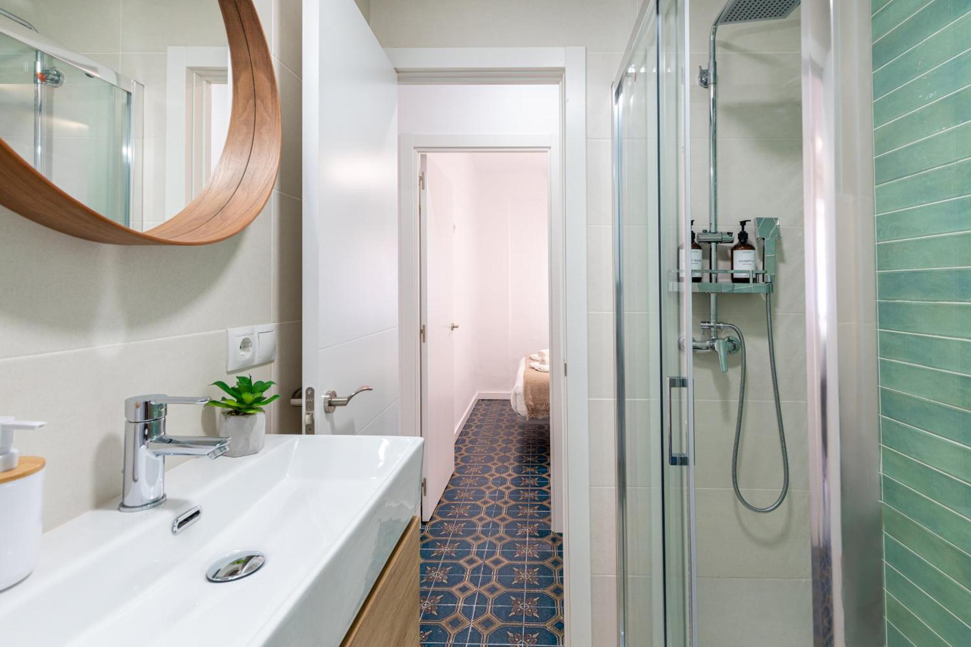 Piso Elegante Y Nuevo De 3 Habitaciones Y 2 Banos Seville Luaran gambar