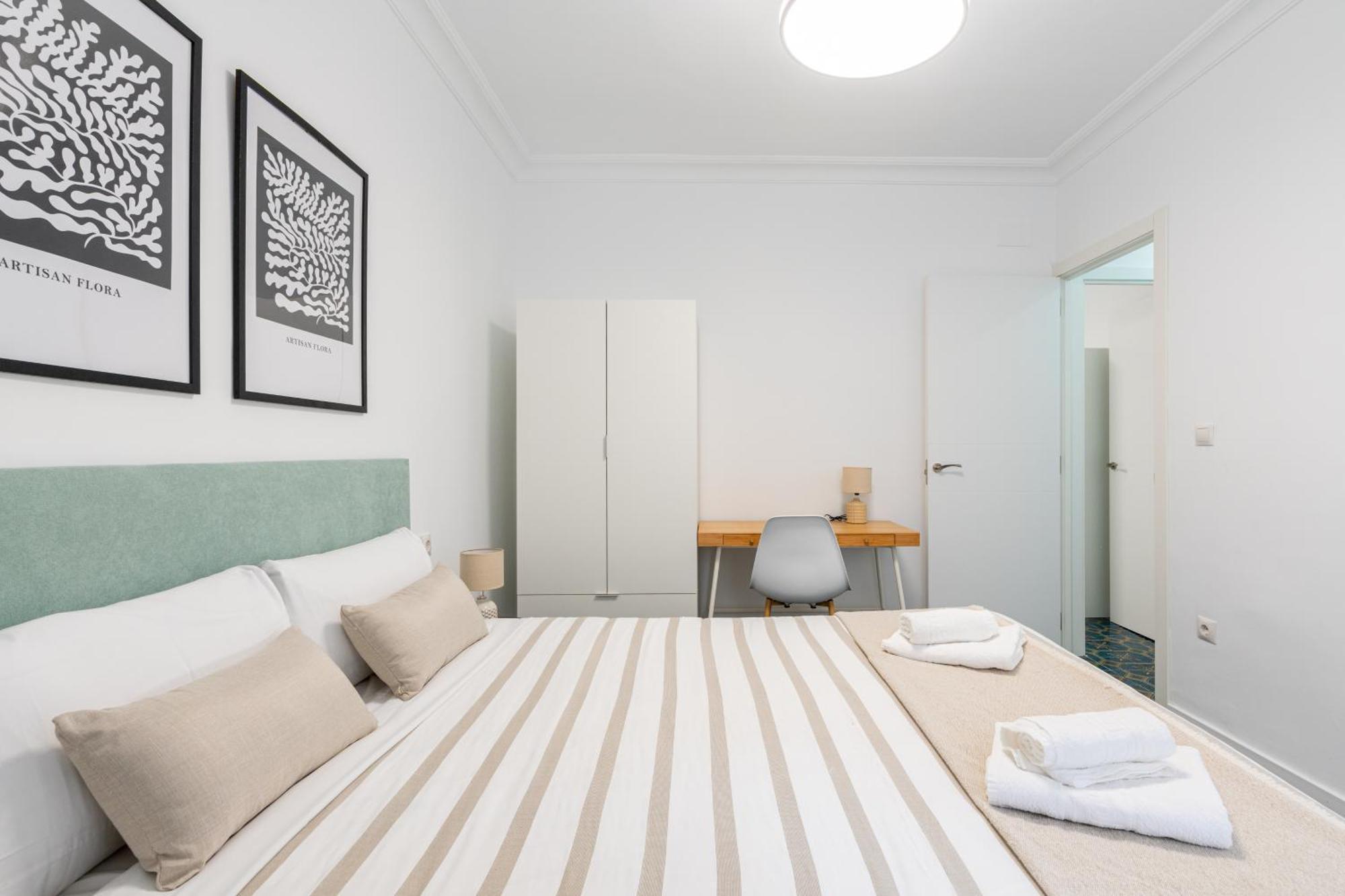 Piso Elegante Y Nuevo De 3 Habitaciones Y 2 Banos Seville Luaran gambar