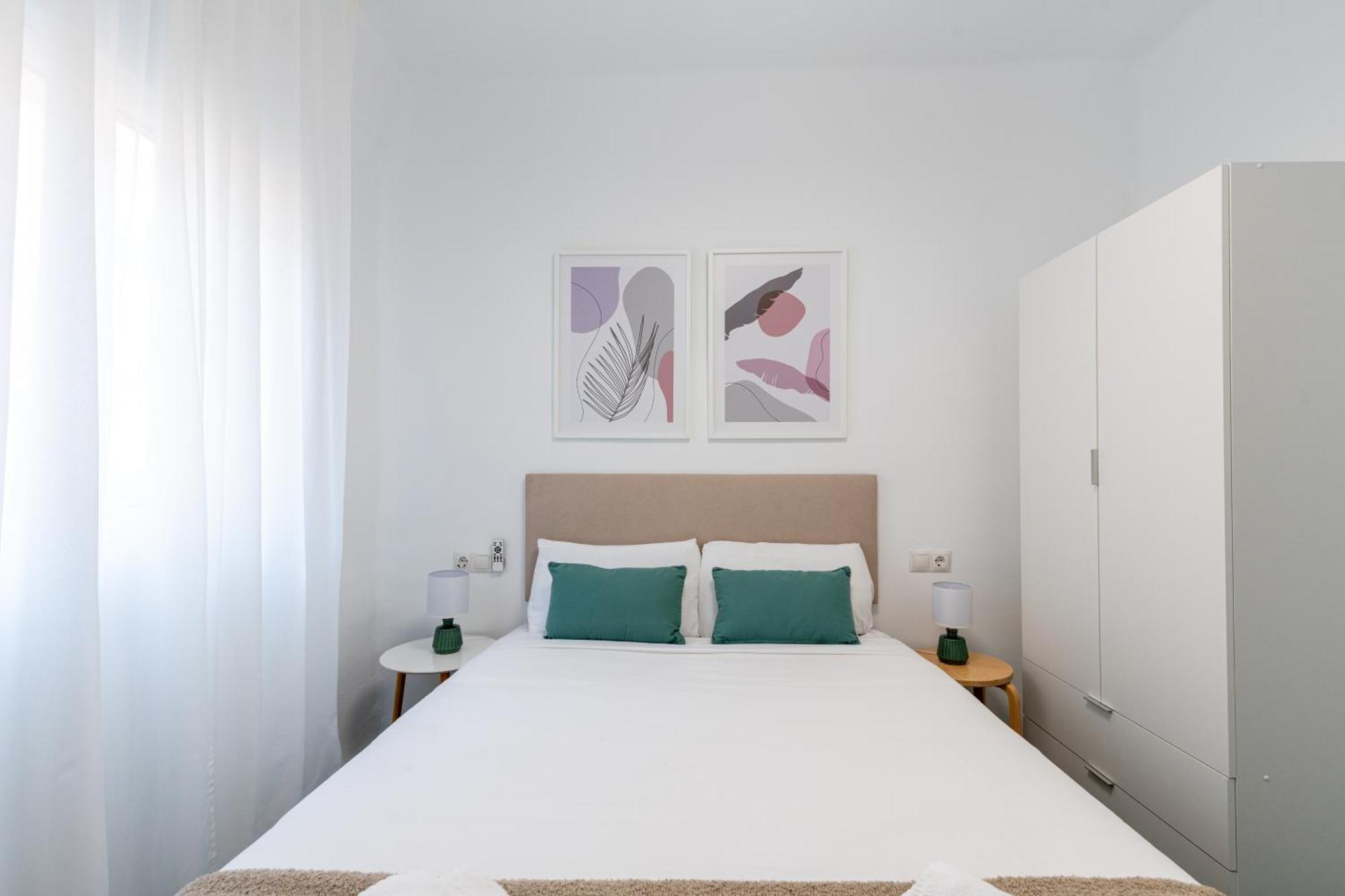 Piso Elegante Y Nuevo De 3 Habitaciones Y 2 Banos Seville Luaran gambar